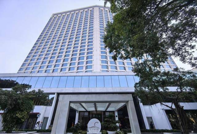 九游娱乐官网：关停潮来了五星级大酒店批量集体大甩卖煤老板们趁机捡漏(图2)