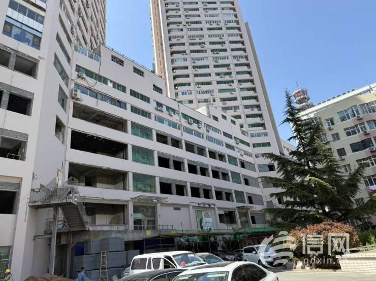 九游娱乐下载：昔日巴黎春天将变身酒店 青岛王府井城市奥莱已注销(图2)